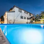 Heaven Villa