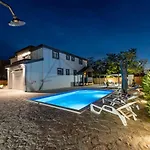 Villa Heaven *