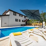 Heaven Villa *