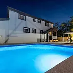 Heaven Villa