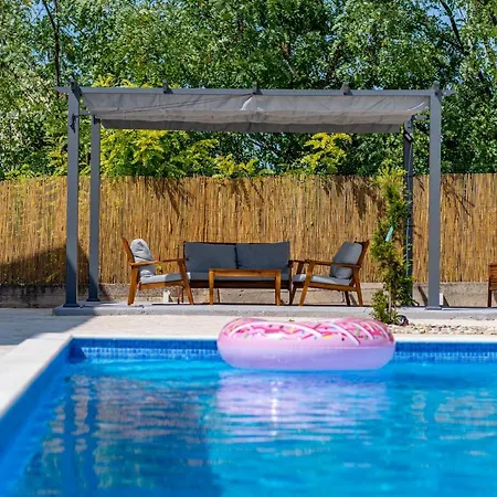 Heaven Villa *