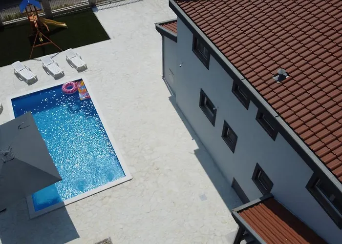 Heaven Villa *