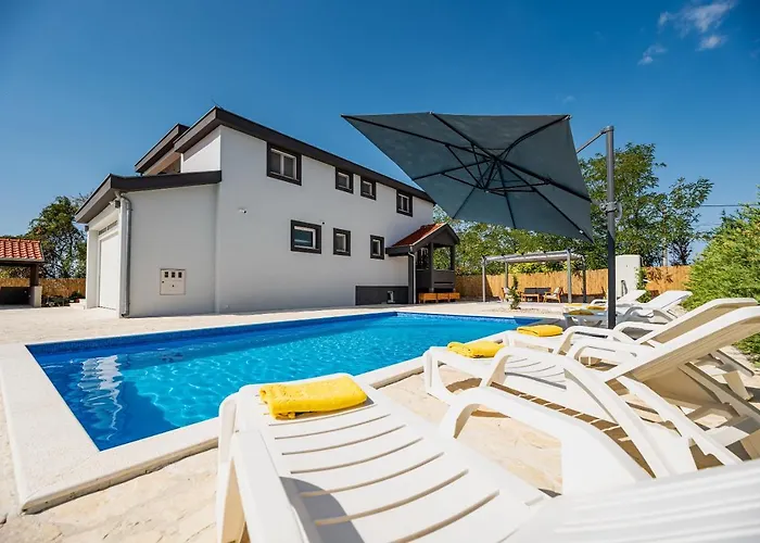 Heaven Villa *