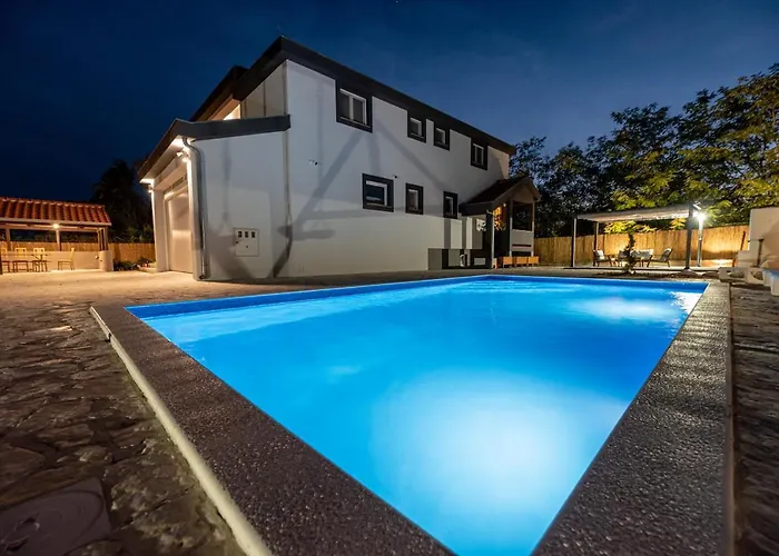 Heaven Villa *